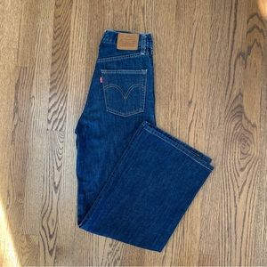 Levi’s Ribcage Wide Leg MEDIUM/DARK wash, size 25